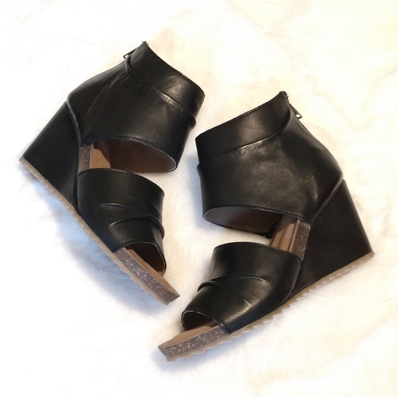 diba true next in line wedges